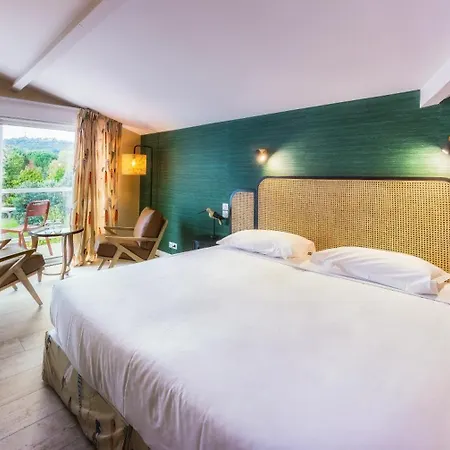 La Reserve Restaurant מלון 5*