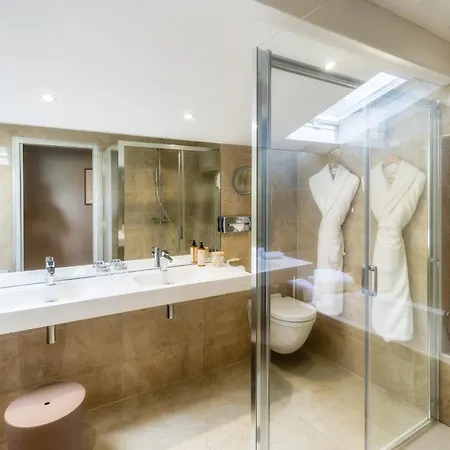La Reserve Restaurant Hotel 5*