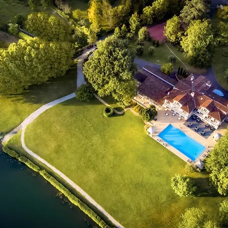 מלון La Reserve Restaurant אלבי