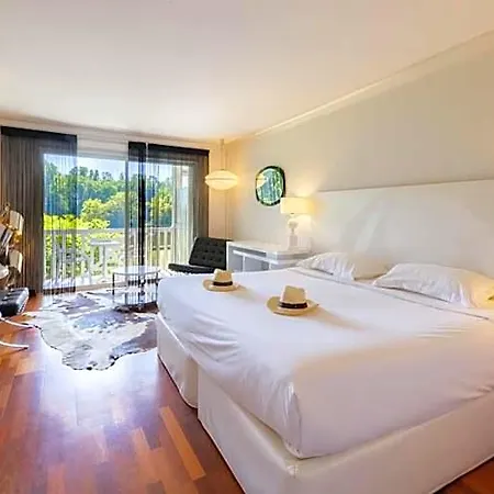 호텔 La Reserve Restaurant 5*