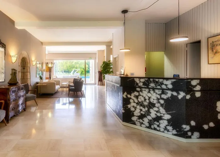 La Reserve Restaurant Hotel 5*